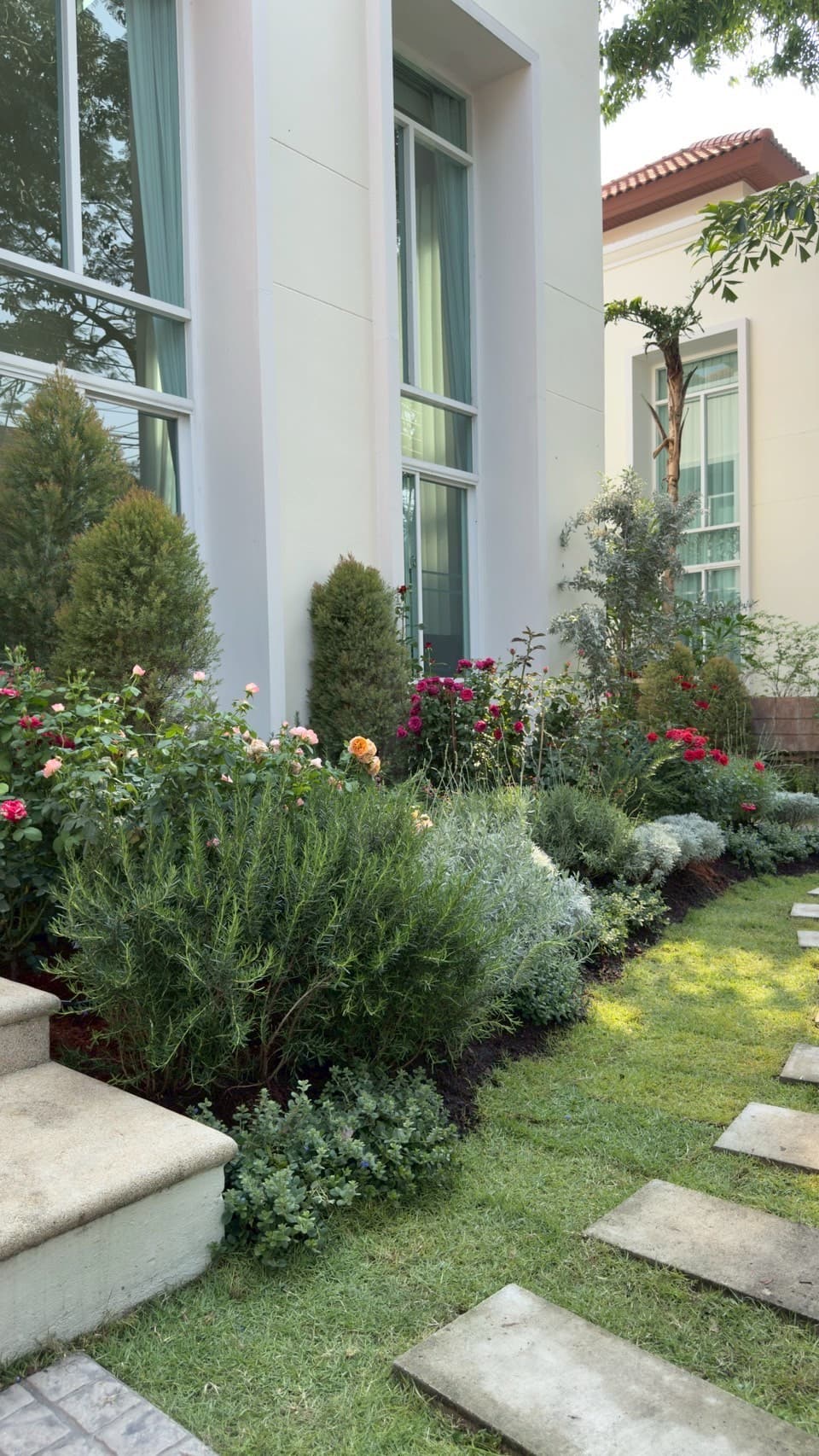 Garden detail 2